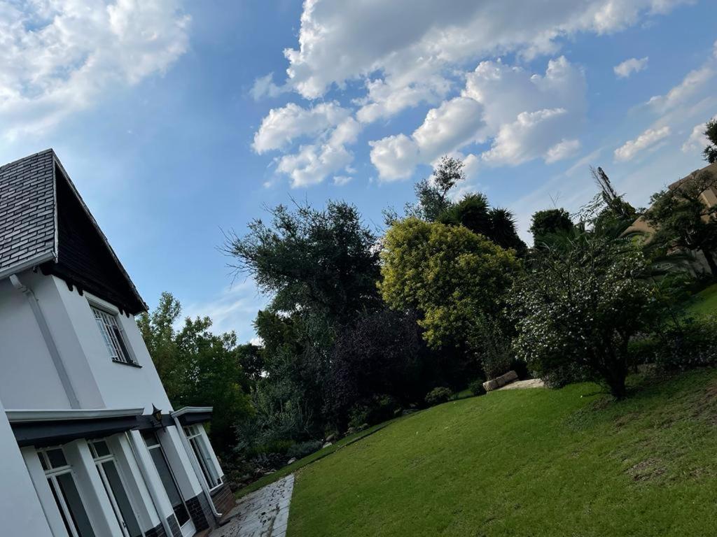 The South Way Bed & Breakfast Йоханесбург Екстериор снимка